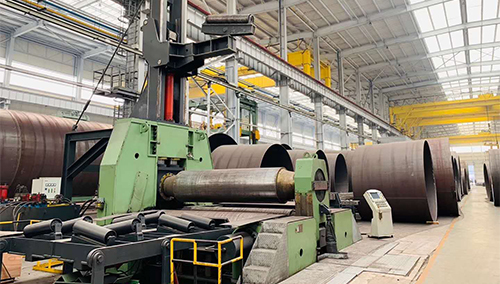 關注卷板機的幾大特點